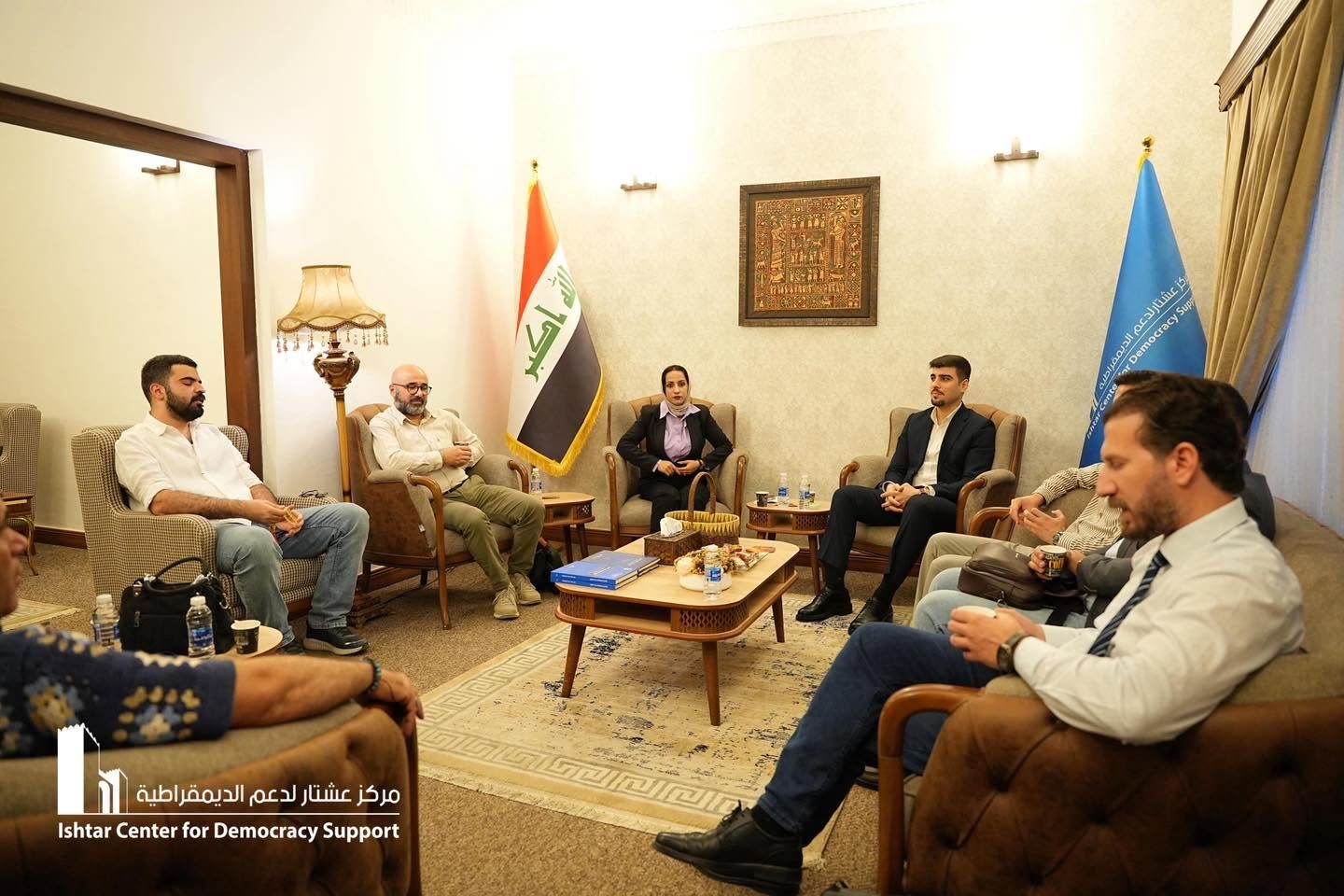 Roundtable Discusses the Development of Studies on Social Pluralism